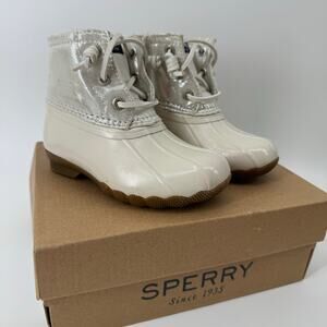 Sperry Saltwater Duck Boots Ivory Girls Size 7M Metallic Silver Lace Up Zip